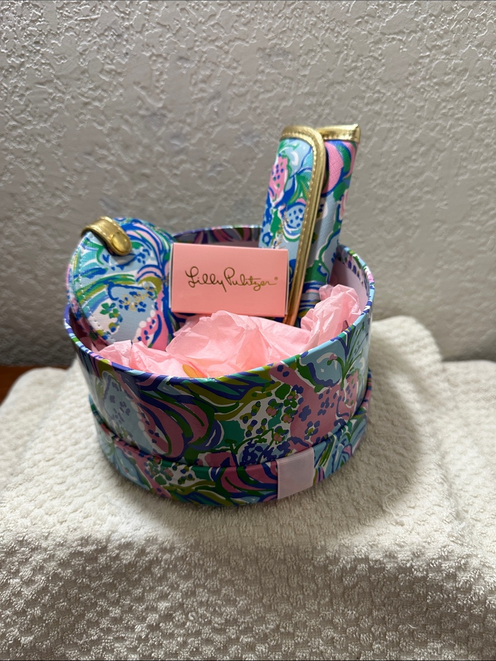 Lilly Pulitzer Gift box and matching accessories